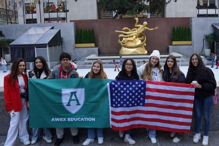 Pasar de la cantera femenina del Rayo a cumplir el sueño americano de la mano de Awex Education y una Ley de 1972, 'Compaginar en España es casi imposible'