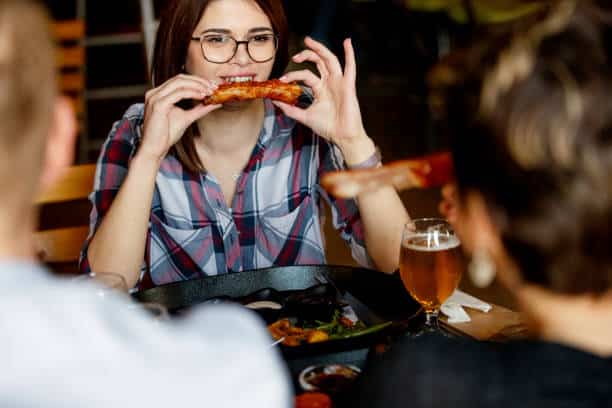 Así puedes hacer unas costillas tan ricas como las de Ribs en casa