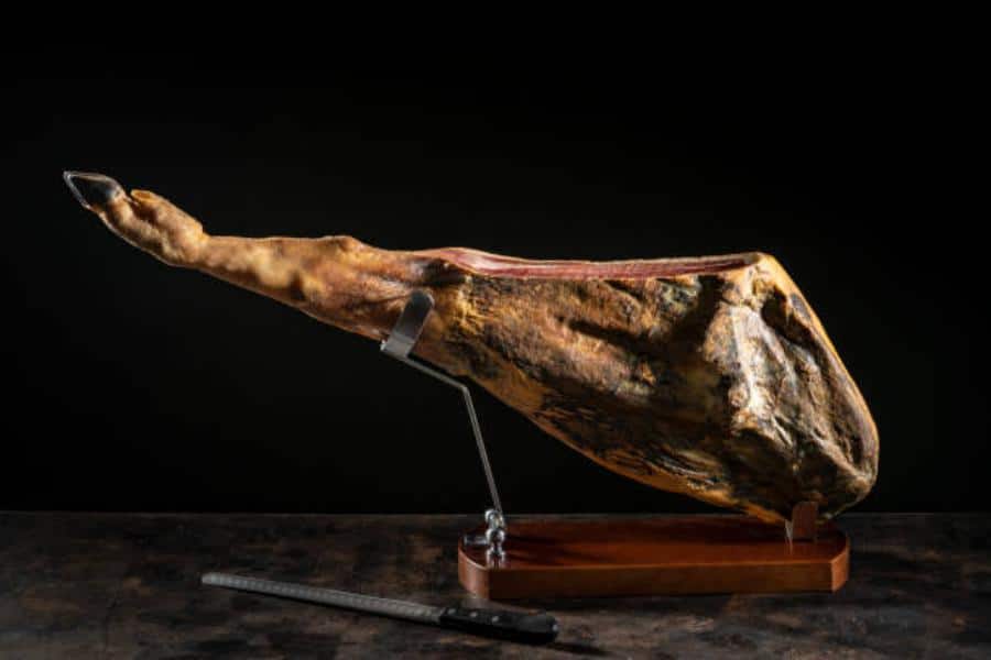 Jamón serrano con hueso