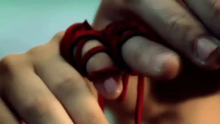 La historia del hilo rojo.