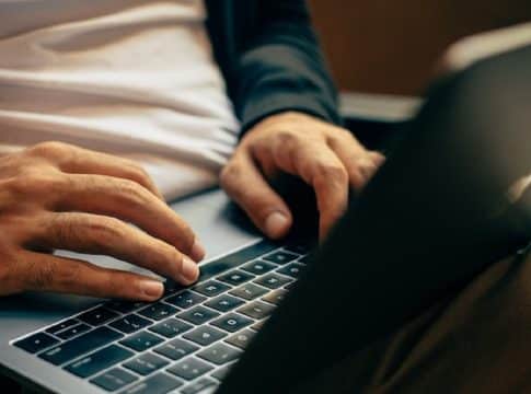 ordenador portatil chico