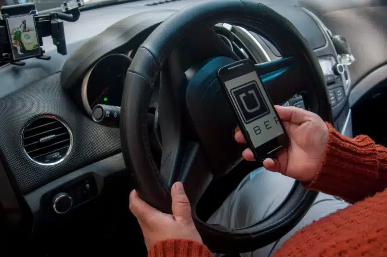 ¿Quieres ser conductor de Uber? Estos son los requisitos que debes cumplir