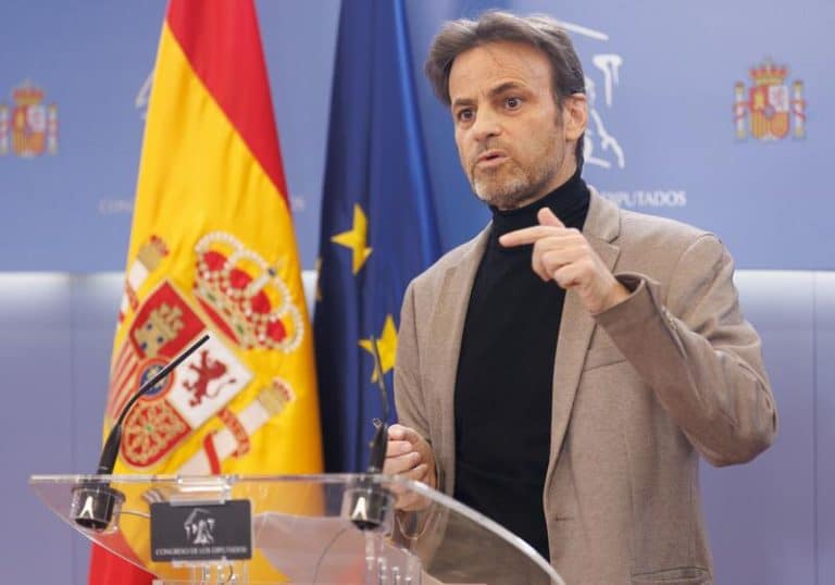 Los comunes e IU se querellarán contra el presidente de la AN por los mensajes con un excargo de Interior en Kitchen