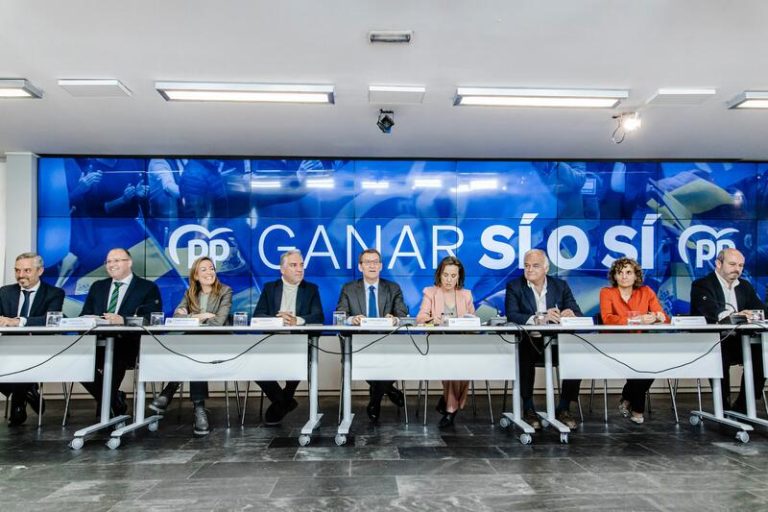 Feijóo se lanza a arrebatar al PSOE la bandera del feminismo este 8M en medio del 'caso Mediador' y la Ley del sí es sí