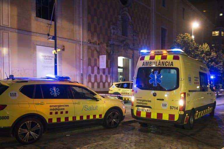 Dos hombres en estado crítico y tres menos graves por intoxicación en una sauna del Eixample de Barcelona