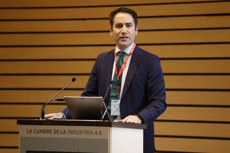 García Egea regresa al foco mediático con su libro sobre 'Criptoeconomía', un año después de la crisis del PP