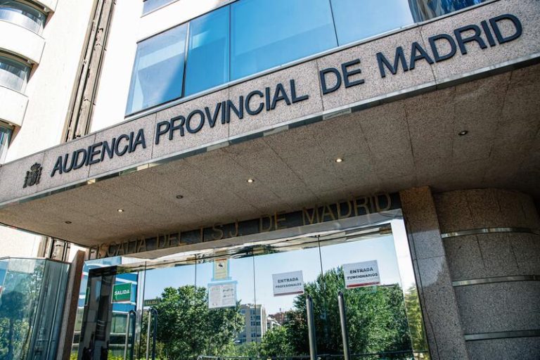 A juicio una madre y su hijo en Madrid este martes por cobrar durante 20 años la pensión de un familiar fallecido