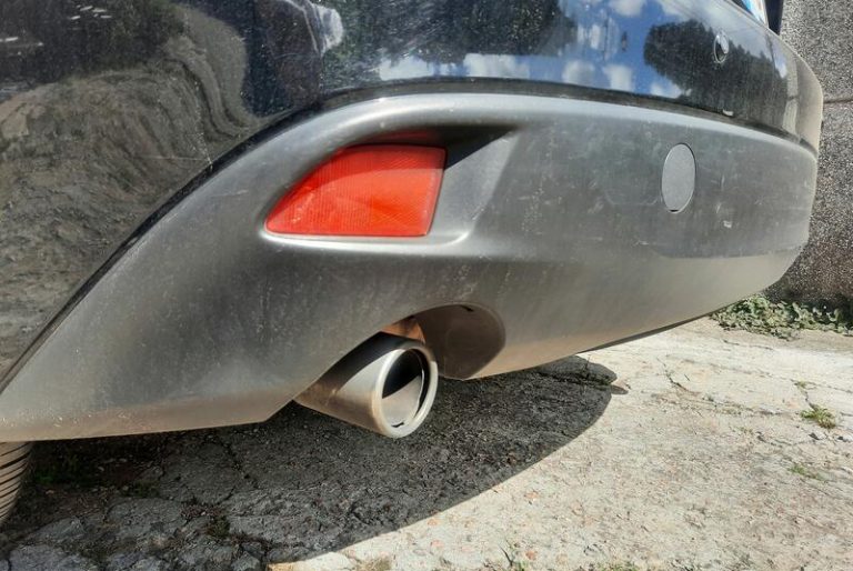 Bruselas estudia el encaje de efuels para que Berlín retire el veto a prohibir los coches de combustión