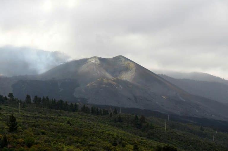Afectados por el volcán de La Palma inician el proceso de una Ley de Volcanes de iniciativa popular