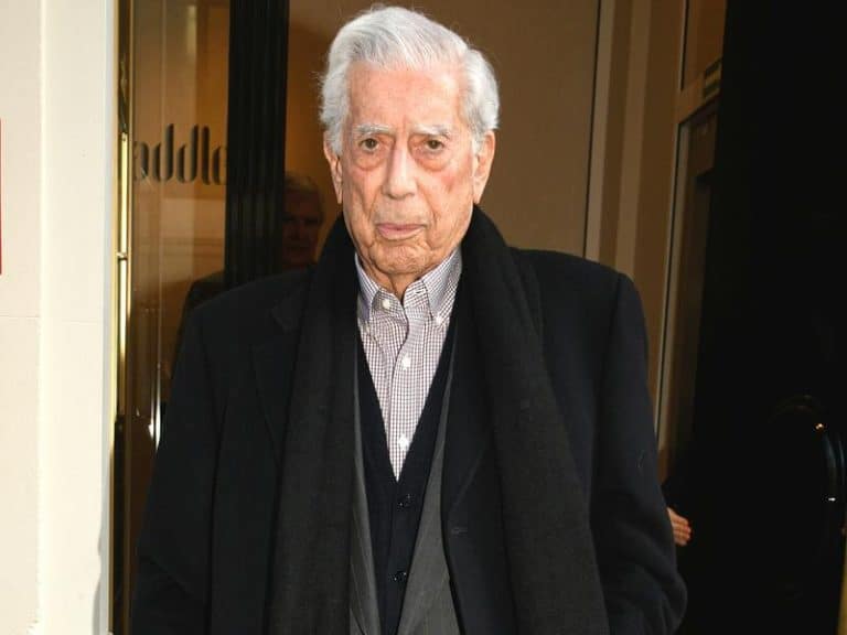 Tamames, Vargas Llosa o la tilde de 'solo', 'estrellas' y las ausencias del Congreso de la Lengua