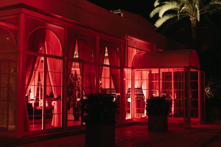 UNA PUESTA EN ESCENA EN SEVILLA QUEBRÓ TODAS LAS FRONTERAS DE MONTAJES DE FIESTAS DE LUJO EN ESPAÑA – Noticias Empresariales