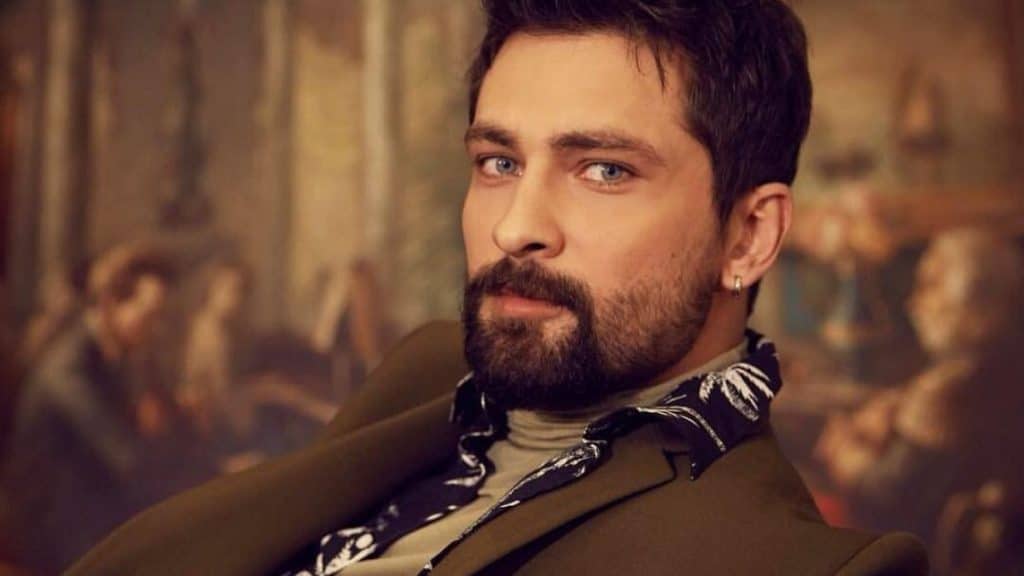 Pecado original: el protragonista Onur Tuna, nuevo sex symbol, tiene el corazón ocupado