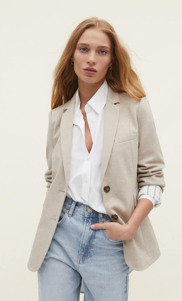 La americana de Stradivarius por 35,99 € que rezuma elegancia