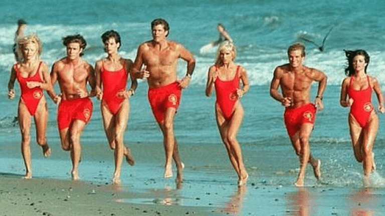 Así de irreconocibles están hoy los protagonistas de Los vigilantes de la playa