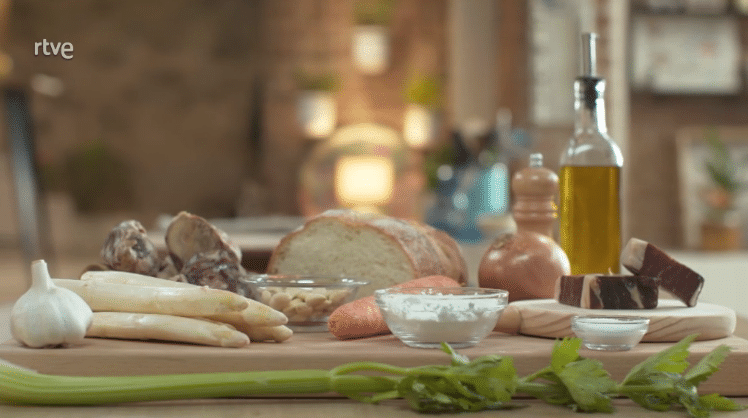 Así puedes preparar unos deliciosos espárragos en salsa como los hermanos Torres