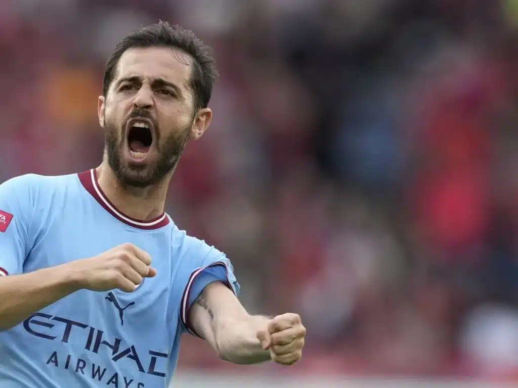 Bernardo sabe que tiene que tomar una decisión