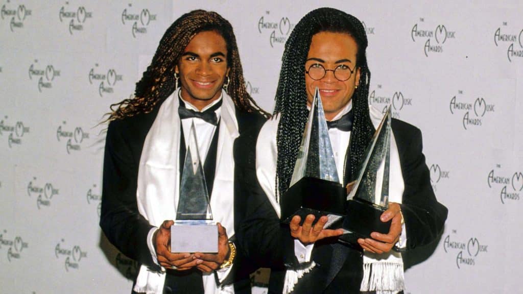 Beyoncé y otros artistas que han “cazados” haciendo playback descarado 23 ¿Qué supone usar playback?