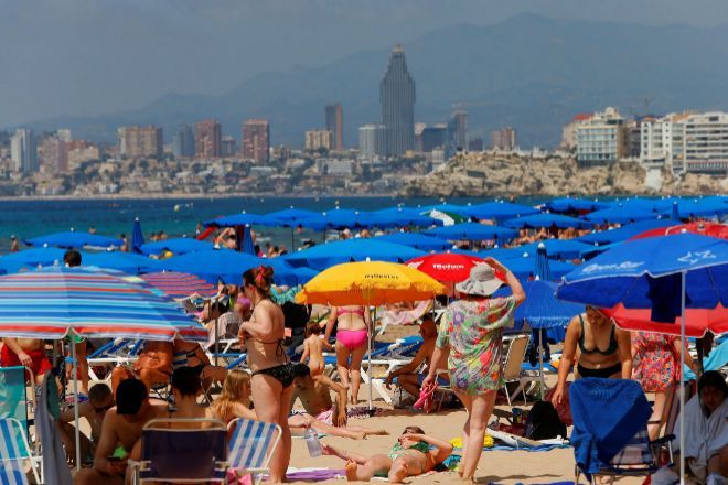 Los españoles viajan más, pero cambian por completo su forma de hacerlo 1 Buenas noticias para el sector turístico español