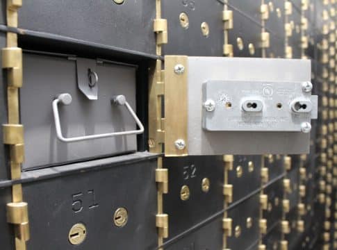 Cómo alquilar la caja de seguridad de un banco