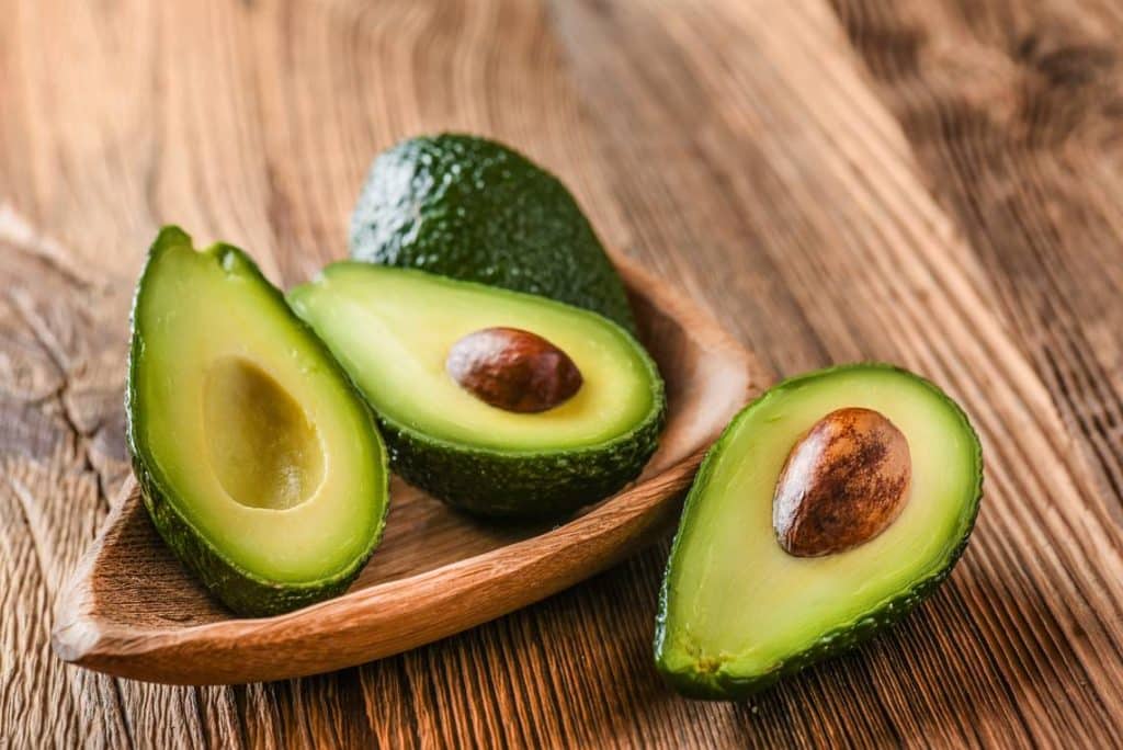 ¡Cuidado con el aguacate! Estas son las personas que nunca deberían probarlo 171 Así puede mejorar tu belleza comer aguacate