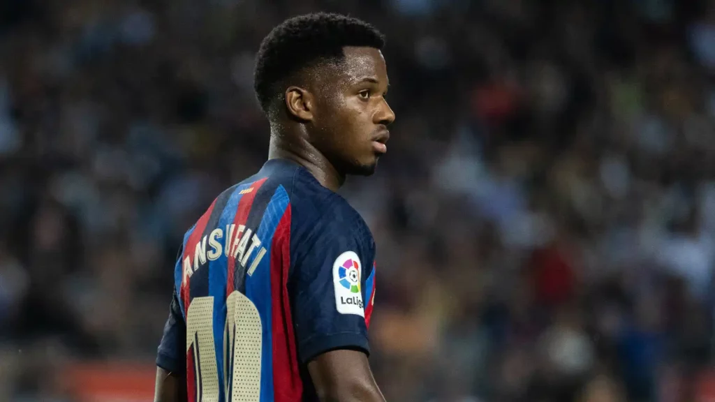 El FC Barcelona está entre la espada y la pared con Ansu Fati