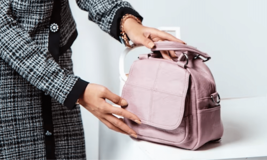 El bolso de Zara a mitad de precio que está arrasando como tendencia