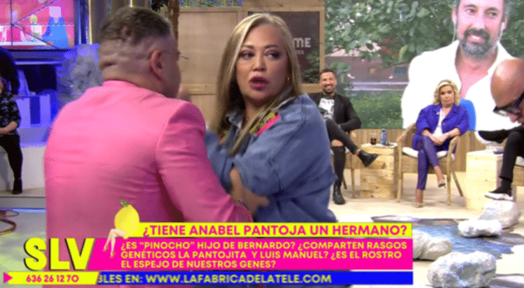 La colaboradora de Sálvame que declara la guerra a Mediaset