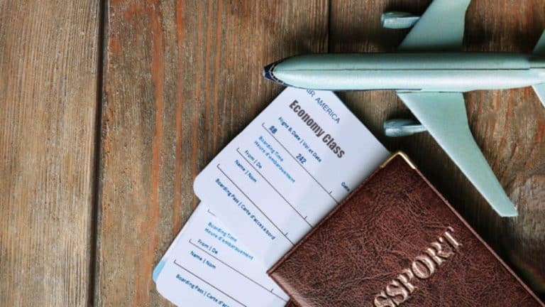 El mejor truco para que los billetes de avión no te suban de precio