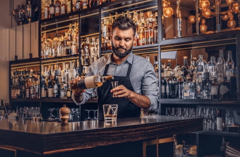 Estos son los bares más antiguos de España en los que puedes tomar algo