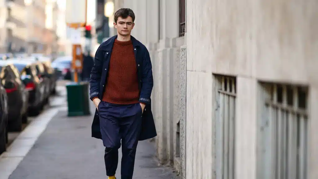 La norma que tienes que saber antes de vestir pantalones chinos