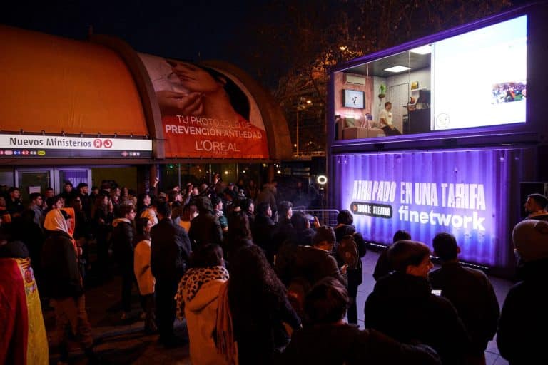 Finetwork "encierra" al streamer Nil Ojeda en Nuevos Ministerios