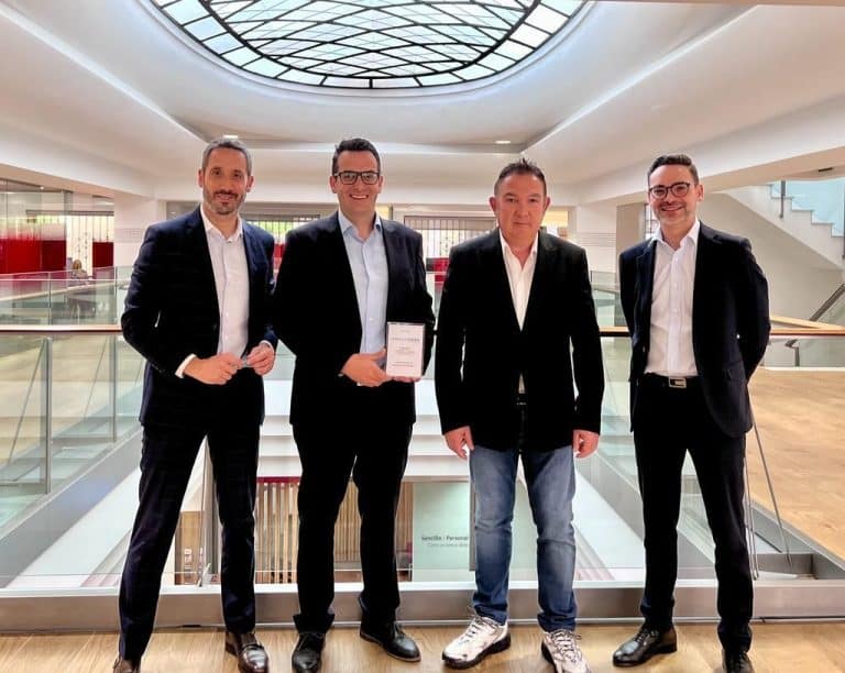 Avanza Fibra obtiene el apoyo financiero del "Fondo Smart" de Banco Santander para su nueva expansión