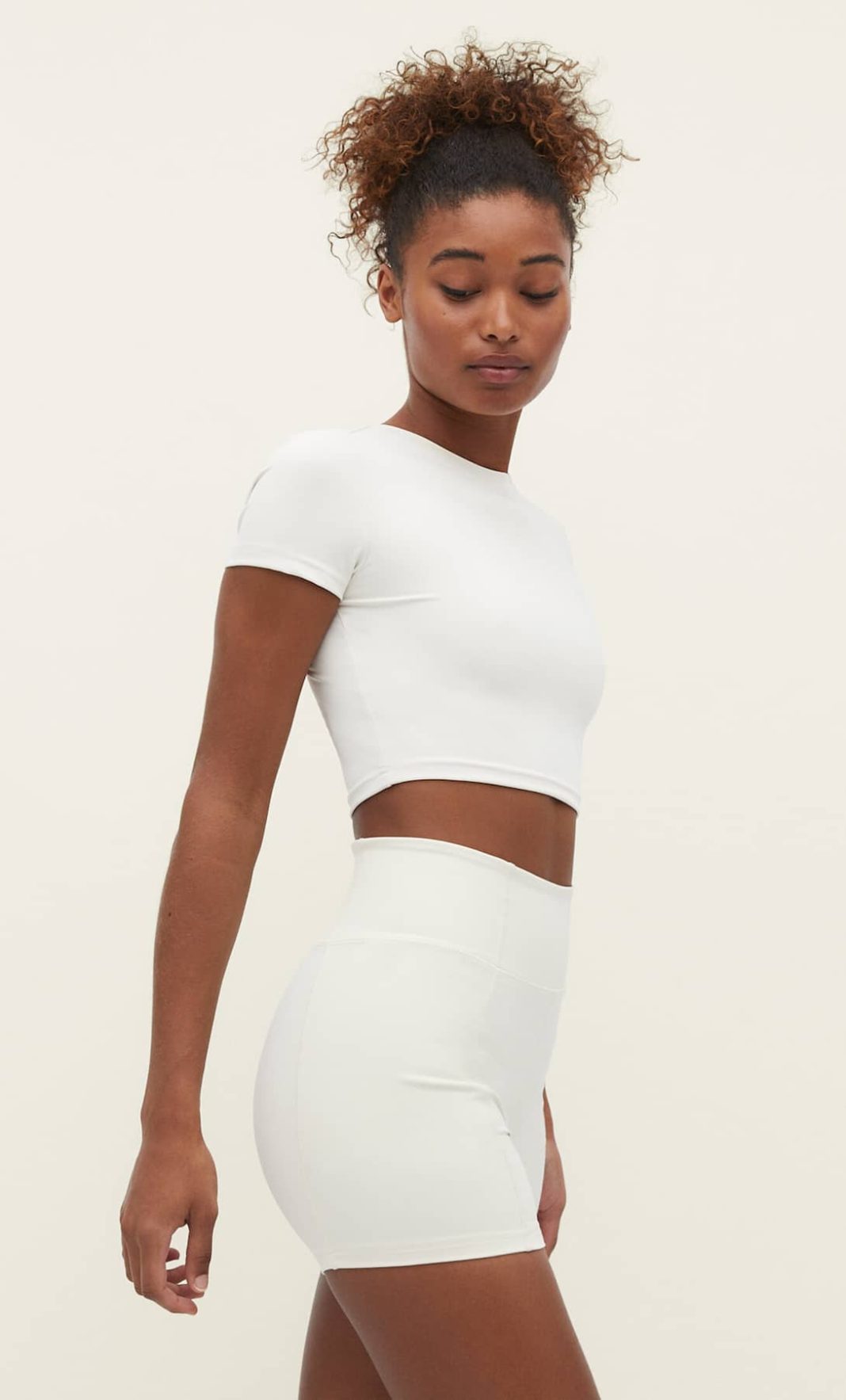 Las sudaderas y chaquetas sport de Stradivarius para pasarse de flow