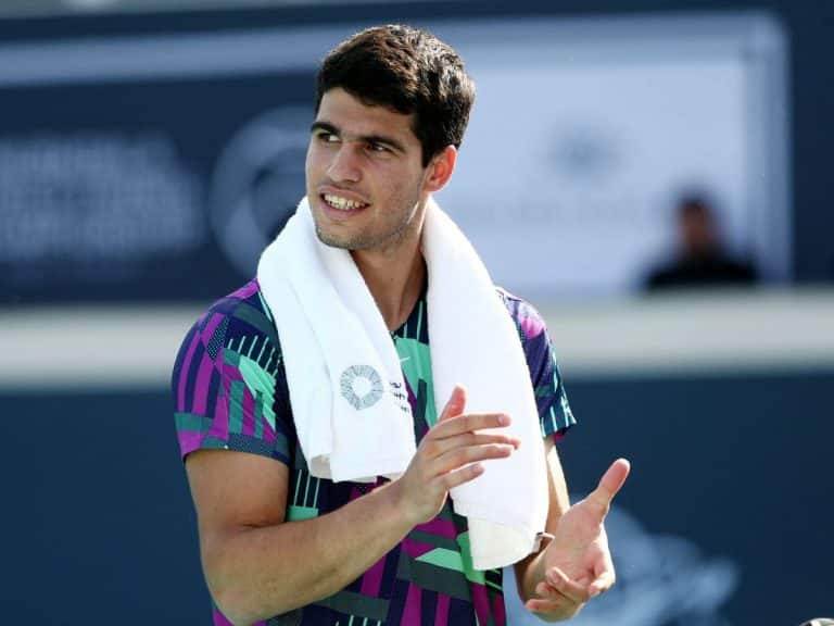 Leyenda del tenis habla de Carlos Alcaraz y desvela su error más recurrente