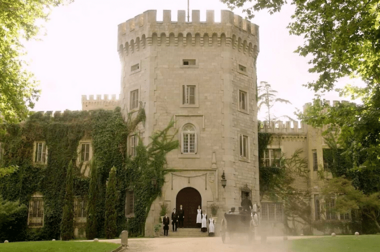 La promesa: la identidad descubierta que pondrá patas arriba el palacio