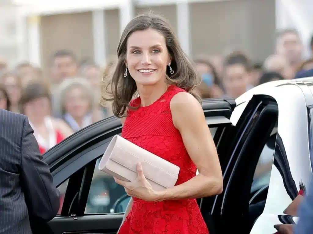 La reina no soporta el uso de zapatos de tacon