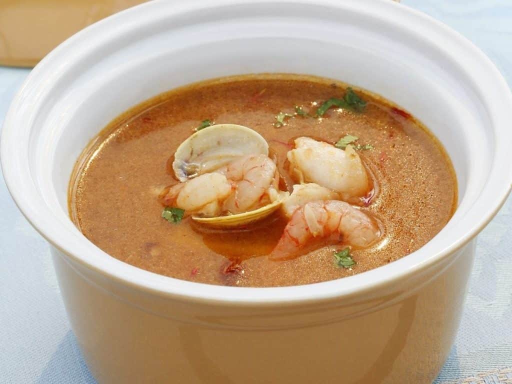 Ingredientes de la sopa de pescado en el microondas de Martín Berasategui