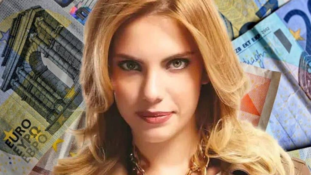 La vida de Eda Ece, la bella protagonista de Pecado Original 33 Eda Ece es la única de su familia que se dedicó a esta profesión