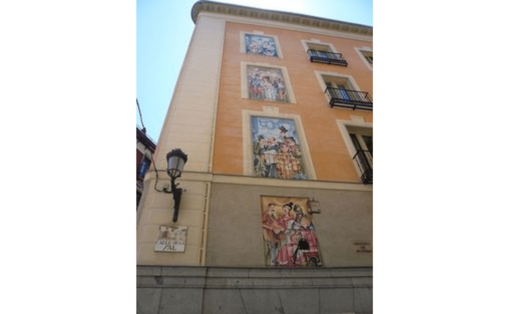 Las fachadas más locas de Madrid y que incluso algunos madrileños no conocen 85 Fachada Mingote