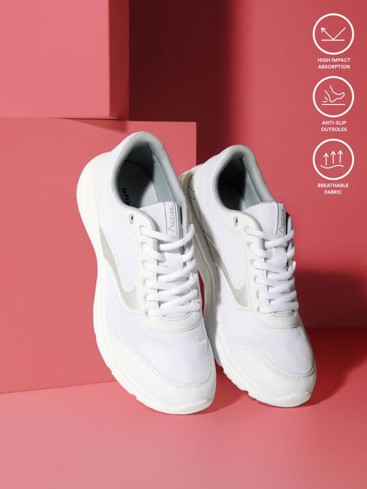 Las zapatillas deportivas tiradas de precio de Lefties que no encontrarás ni en Decathlon