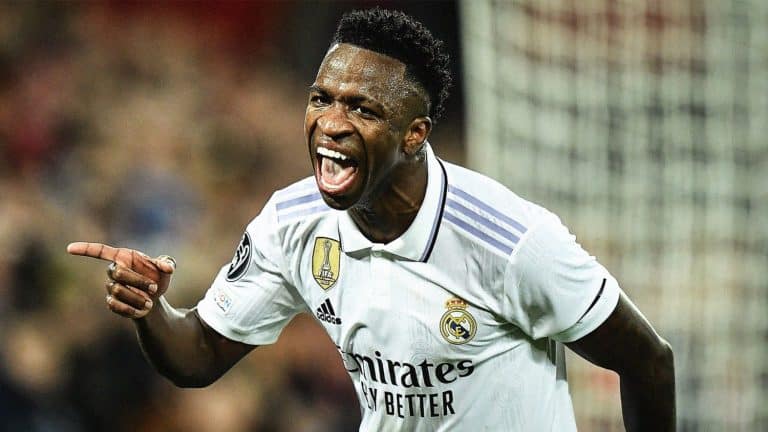 Riquelme esquiva la pregunta sobre el futuro de Vinícius en el Real Madrid
