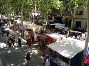 Mercadillo de antigüedades Sevilla: la casa de Antico Interiores se vacía con muebles y arte