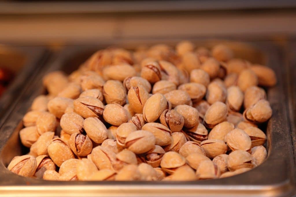 Esto le sucede a tu cuerpo si comes pistachos todos los días 77 Los pistachos ayudan a la vista
