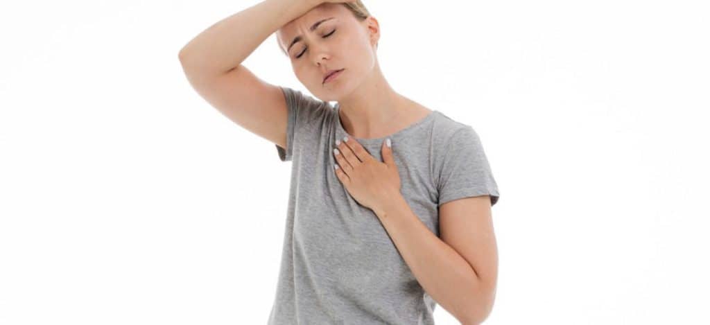 Síntomas de un ataque al corazón femenino