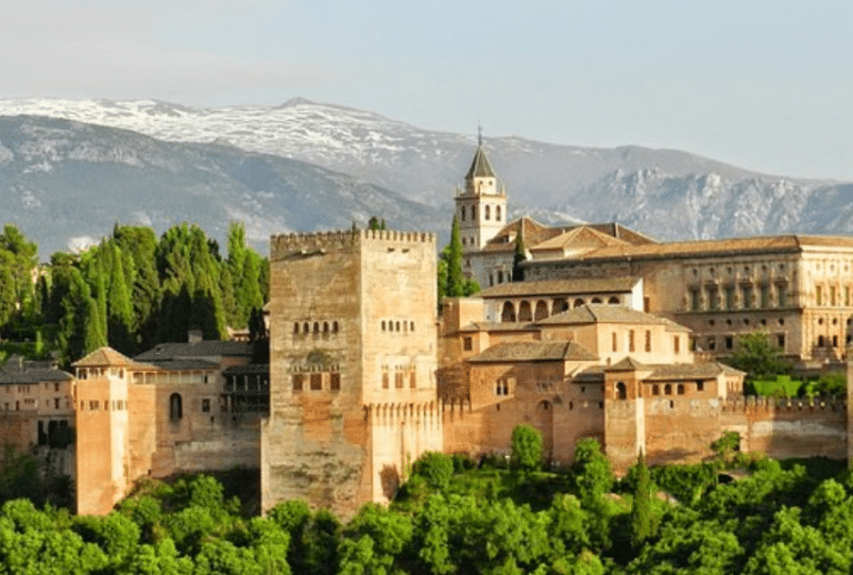 Más allá de La Alhambra: 10 pueblos de Granada llenos de magia