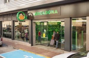 Mercadona estrena nuevo modelo de tienda con obrador central y mejoras en frescos