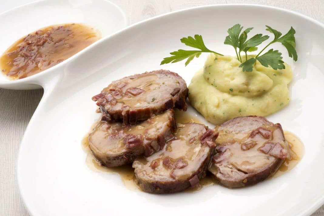 Milhojas de cerdo ibérico con salsa de jamón