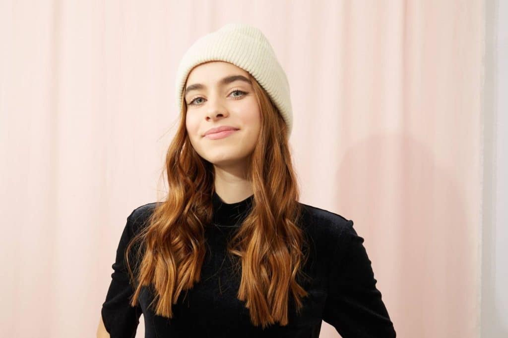 Los mejores peinados para vestir gorro 133 Peinado con ondas