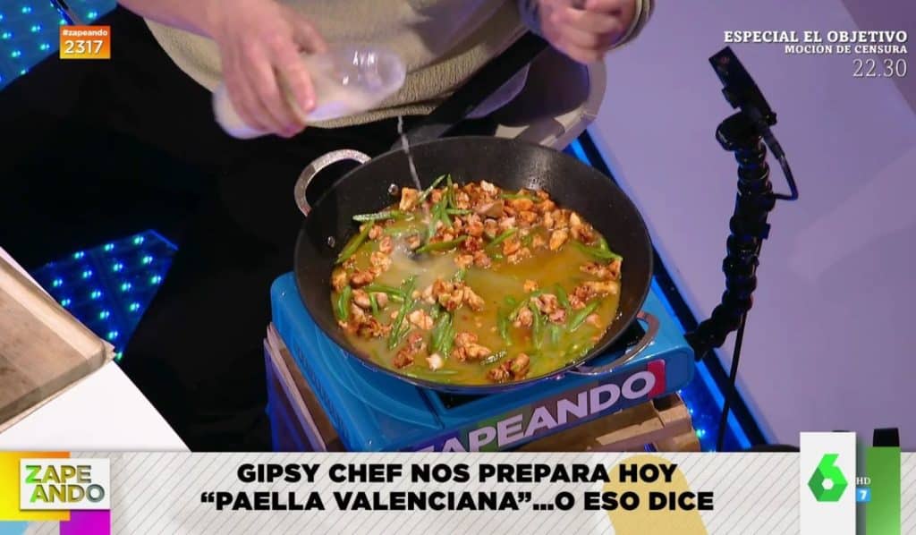 La preparación que hace Gipsy Chef de la paella valenciana