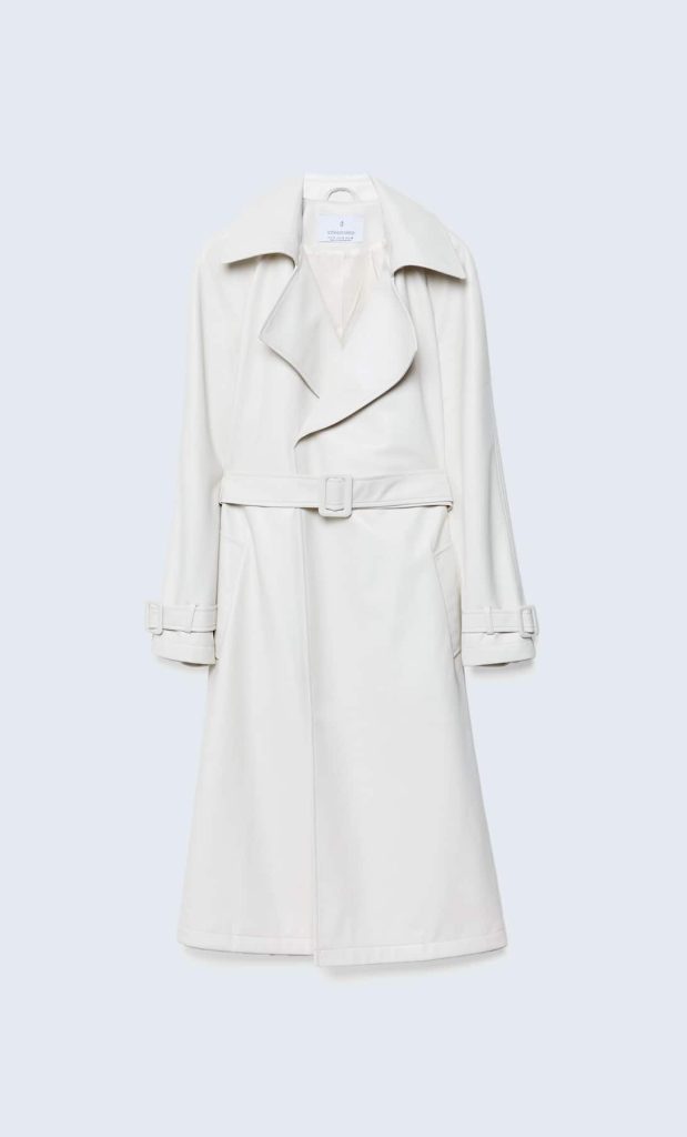 Trench Largo Efecto Piel, exclusivo de Stradivarius